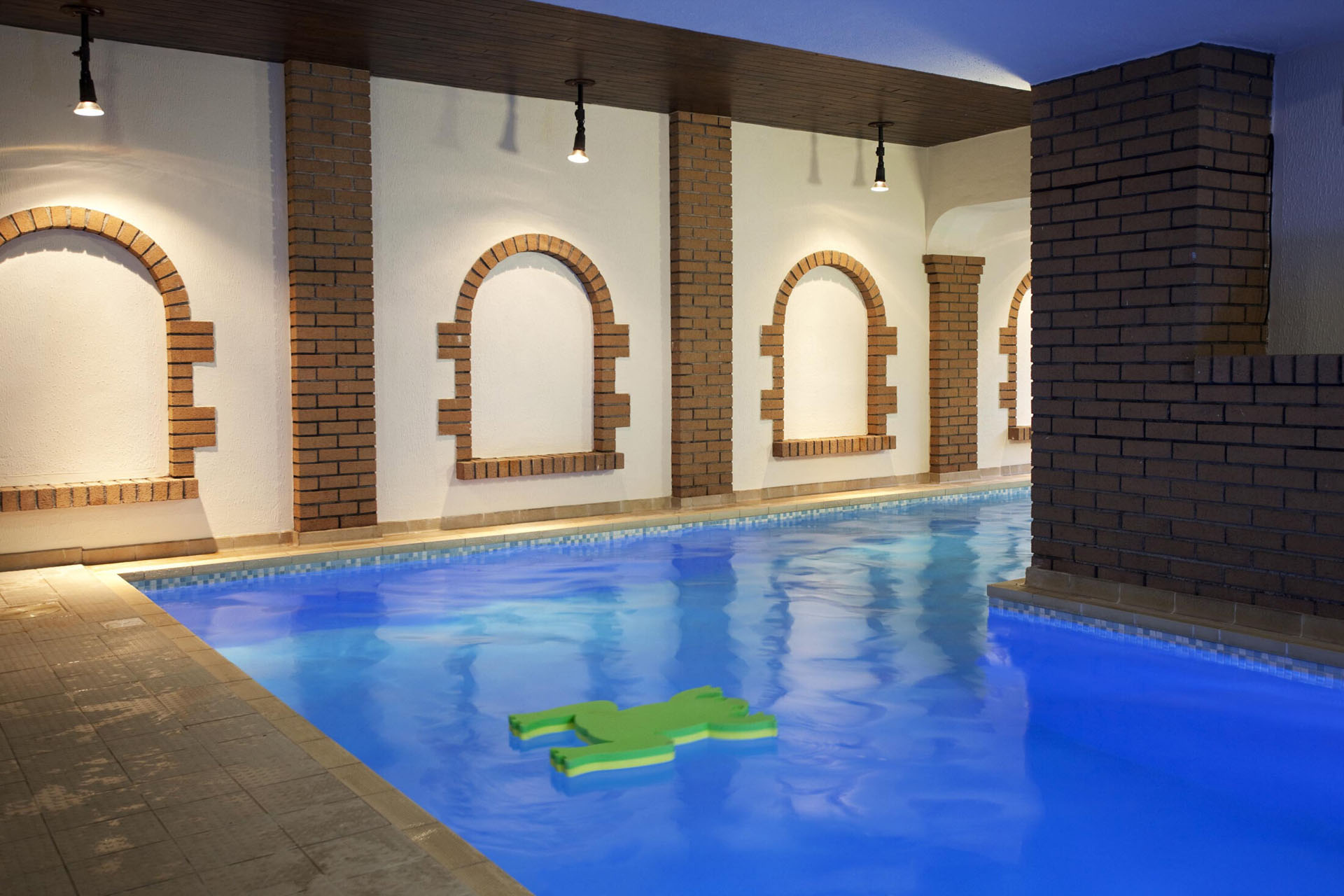 Indoor swimming pool